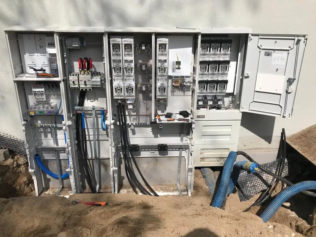 Przyłącza Elektryczne, Instalacja Elektryczna, Skrzynka Elektryczna, Elektryk Warszawa