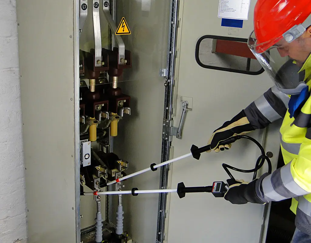 pomiar elektryczny, wysokie napięcie, profesjonalista, Elektryk Warszawa, Pomiar Wysokonapięciowy certyfikat bezpieczeństwa elektrycznego